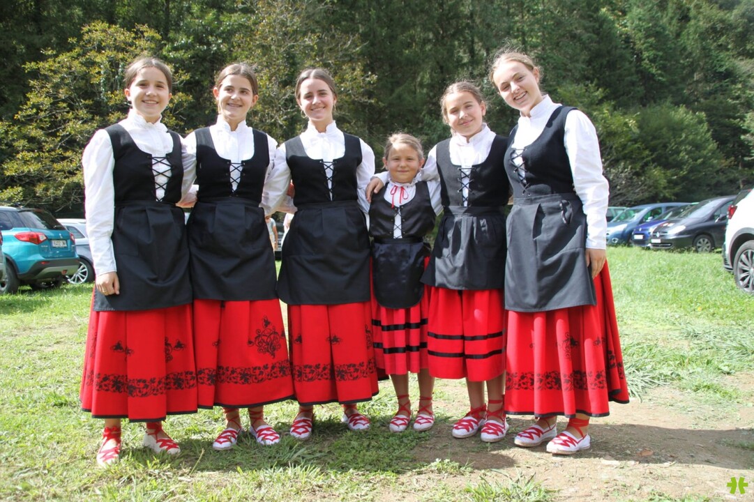 Katta toplari bor azo Katta toplari bor azo