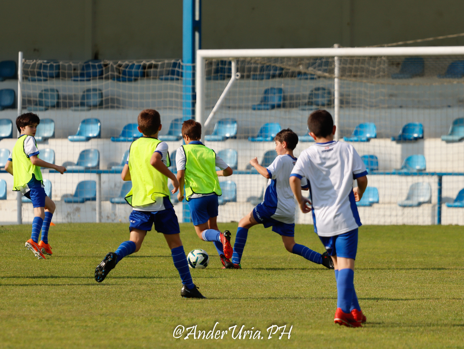 Yigitlar qamoqxonada